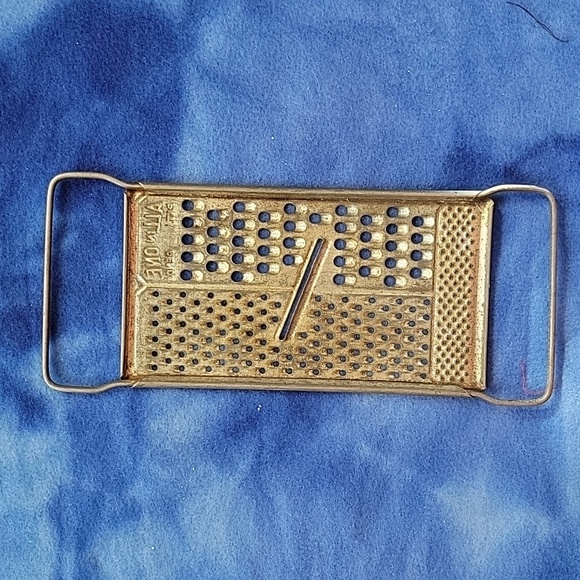 All in One Vintage Grater - Slicer and Shredder - Picture 2 of 2